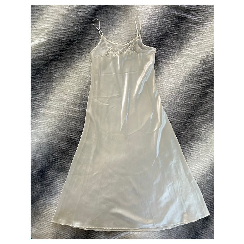 Vintage Intimo Amore Nightgown Sexy Satin Like Lace White Slip 90s Size Medium